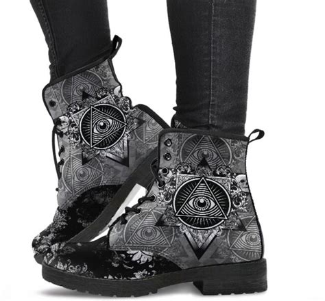Dingo occult woman boots